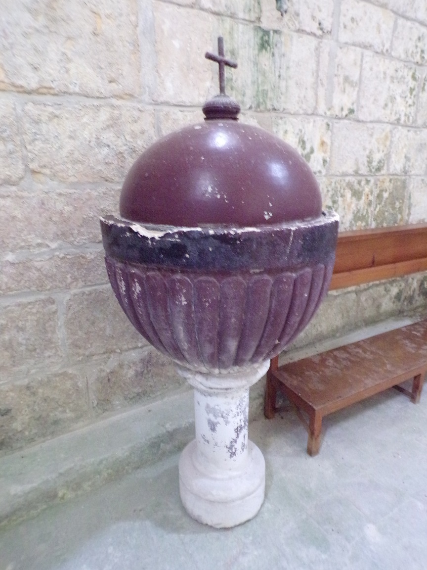 Bonneuil - L'église Saint-Pierre - Fonts Baptismaux (16 juillet 2020)