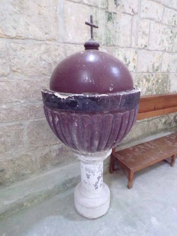 Bonneuil - L'église Saint-Pierre - Fonts Baptismaux (16 juillet 2020)