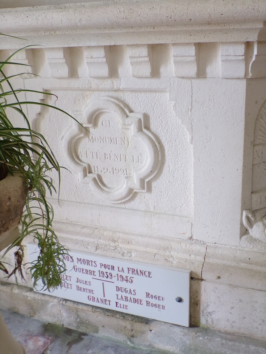 Bonneuil - L'église Saint-Pierre - 'Ce monument a été bénit le 11 septembre 1921' (16 juillet 2020)