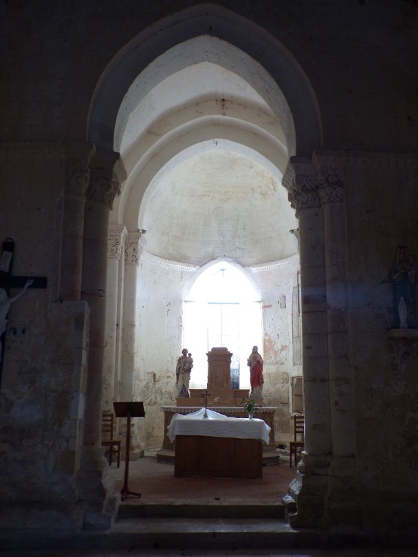 Brie sous Matha - L'église Saint-Pierre - Le Choeur (13 août 2018)