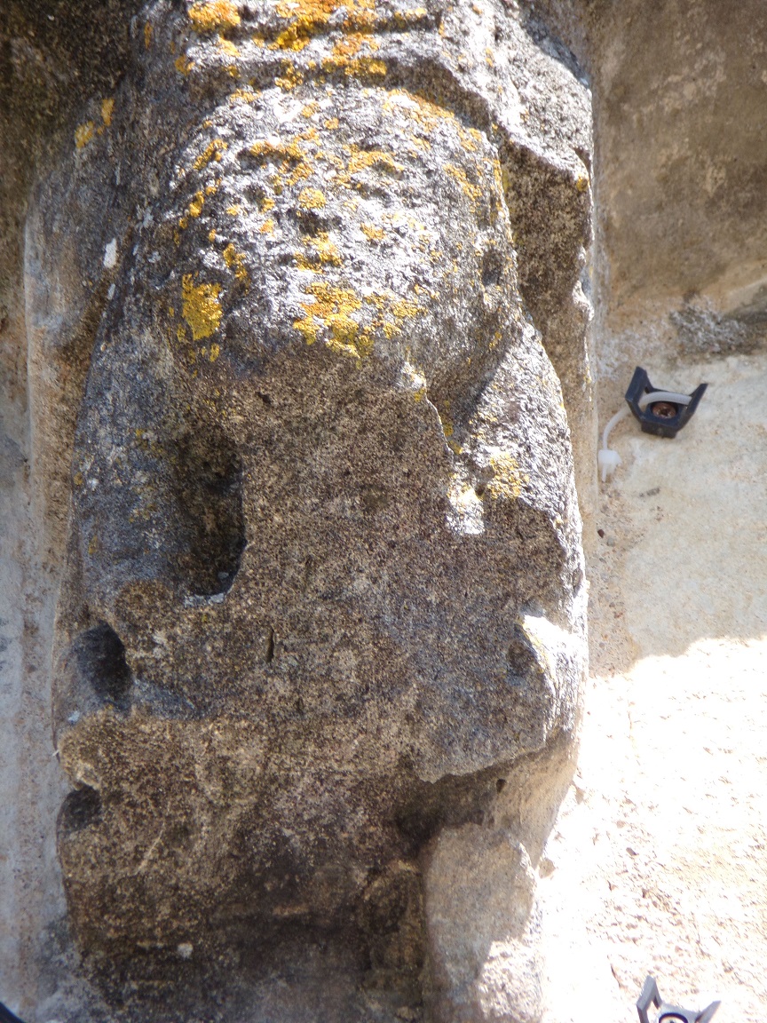 Brie-sous-Matha - L'église Saint-Pierre - Modillon figuratif (3 juillet 2019)