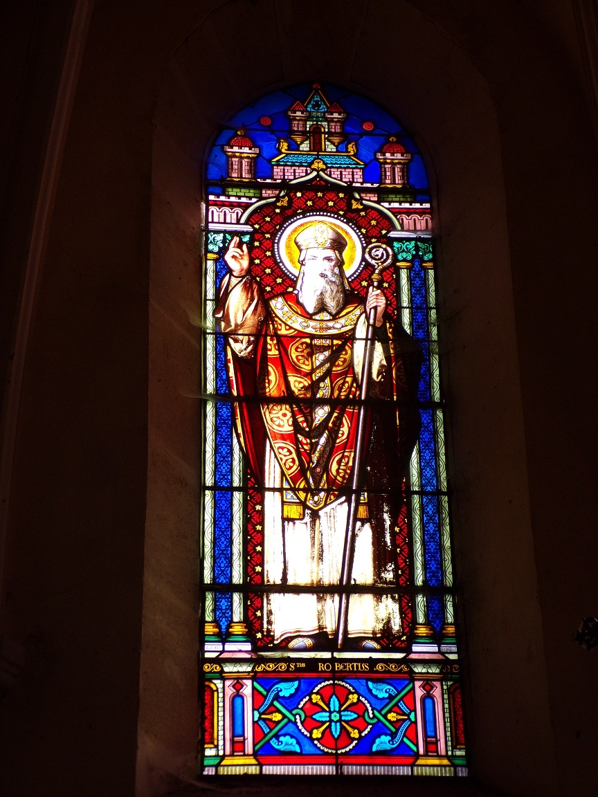 Brives sur Charente - L'église Saint-Etienne - Le vitrail 'Saint Robert' (27 juin 2018)