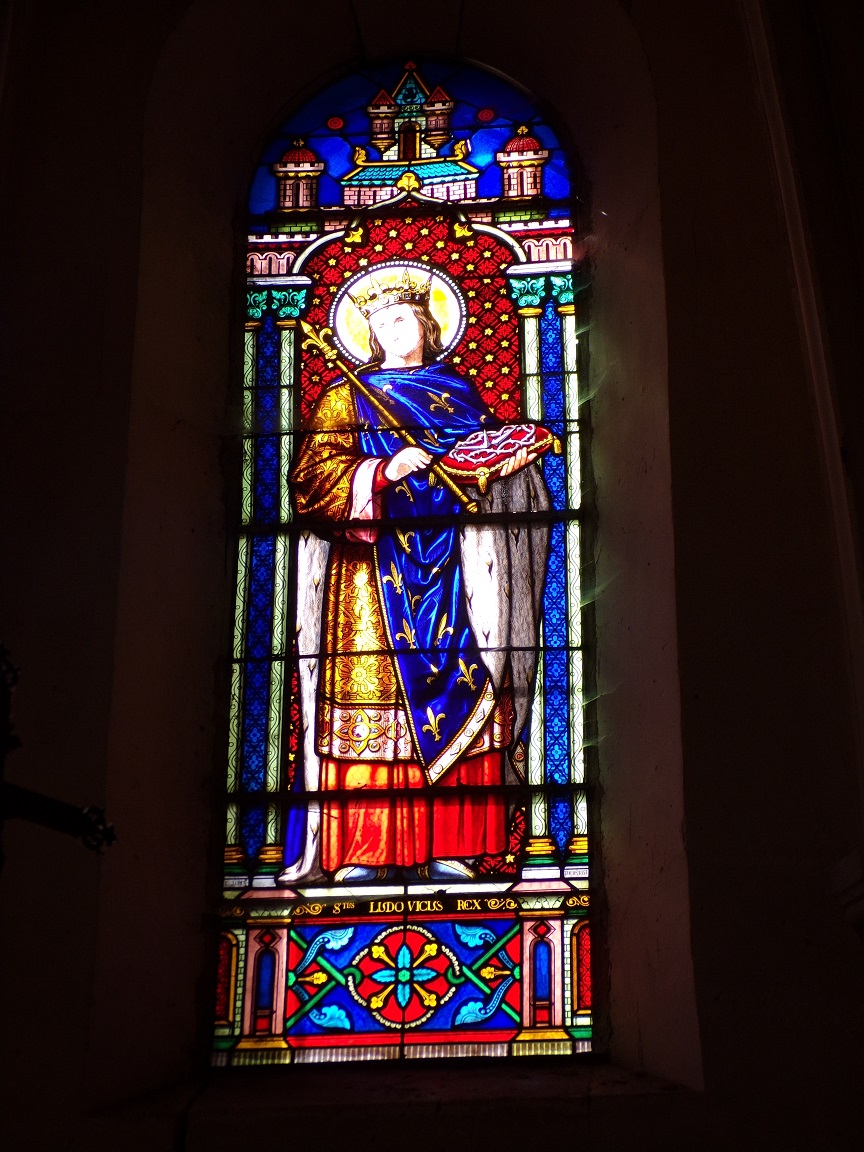 Brives sur Charente - L'église Saint-Etienne - Le vitrail 'Saint Ludovic roi' (27 juin 2018)