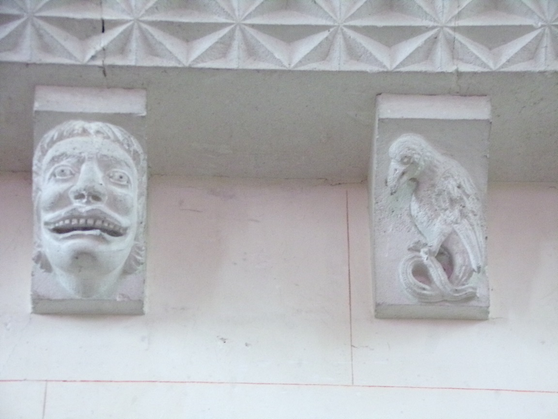 Brives sur Charente - L'église Saint-Etienne - Modillon figuratif (27 juin 2018)