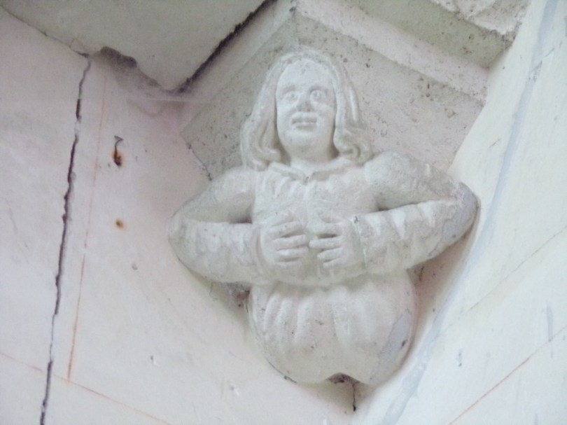 Brives sur Charente - L'église Saint-Etienne - Modillon figuratif (27 juin 2018)