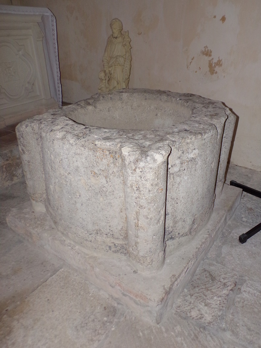 Chassors - L'église Saint-Romain - Fonts Baptismaux (15 septembre 2018)