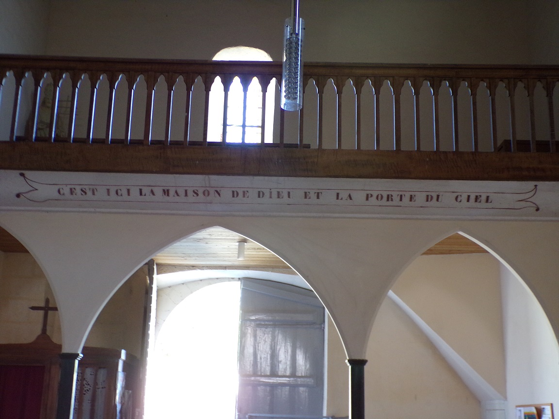 Chassors - L'église Saint-Romain - Inscription : 'C'est ici la maison de Dieu et la porte du ciel' (15 septembre 2018)