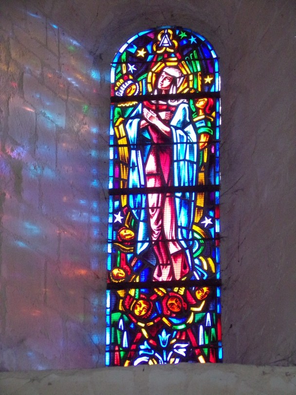 Châteaubernard - La chapelle Saint-Jean - Un vitrail (24 septembre 2018)