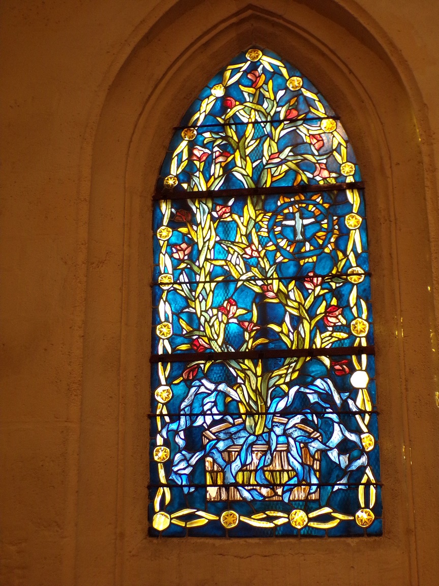 Châteaubernard - La chapelle Saint-Jean - Un vitrail (24 septembre 2018)