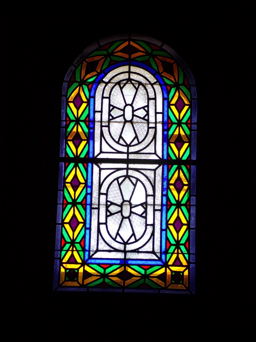 Coulonges - L'église Saint-Saturnin - Un vitrail (24 août 2019)