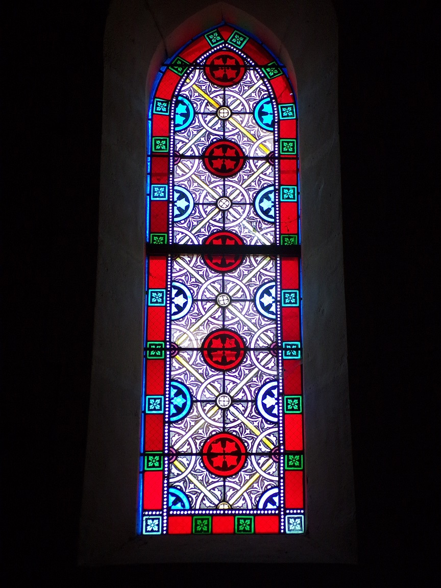 Coulonges - L'église Saint-Saturnin - Un vitrail (24 août 2019)