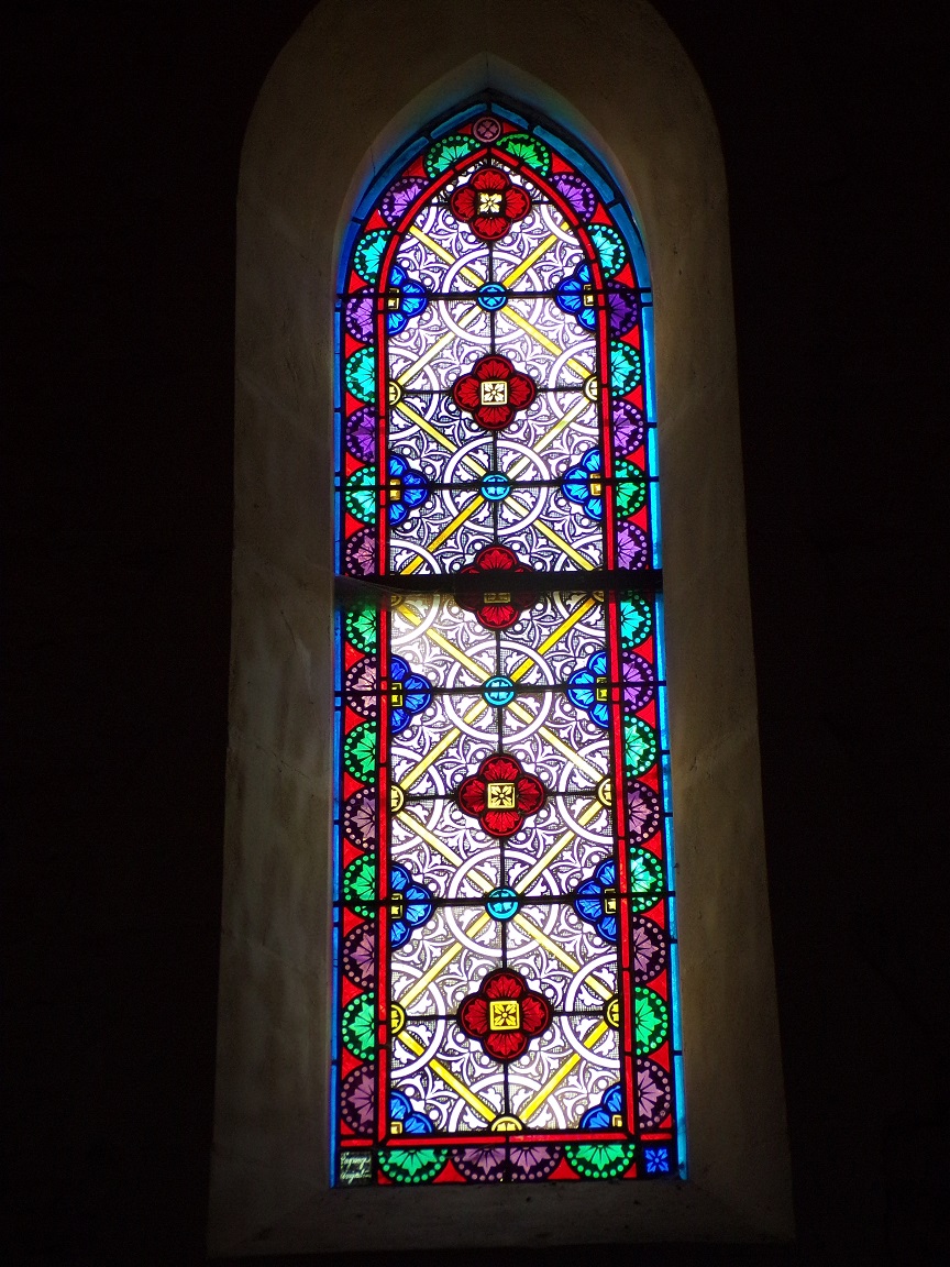 Coulonges - L'église Saint-Saturnin - Un vitrail (24 août 2019)