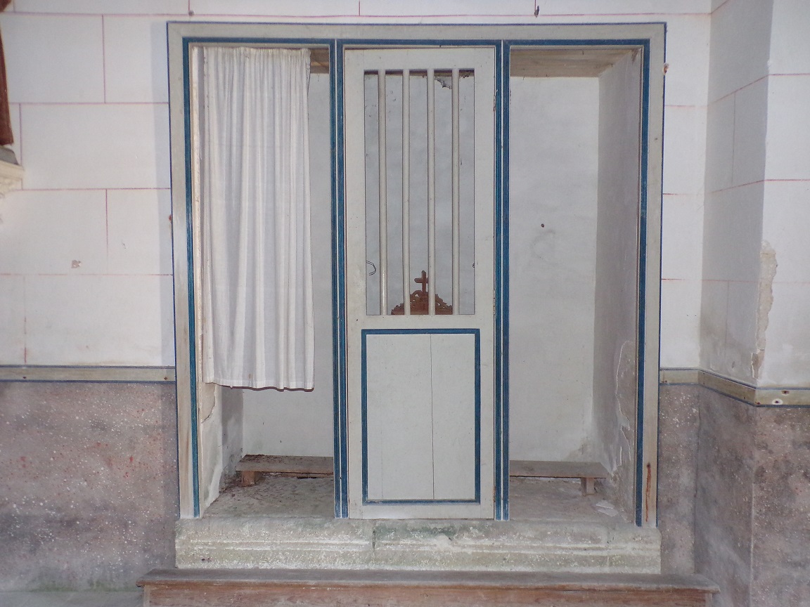 Courbillac - L'église d'Herpes - Le confessionnal (23 juillet 2018)