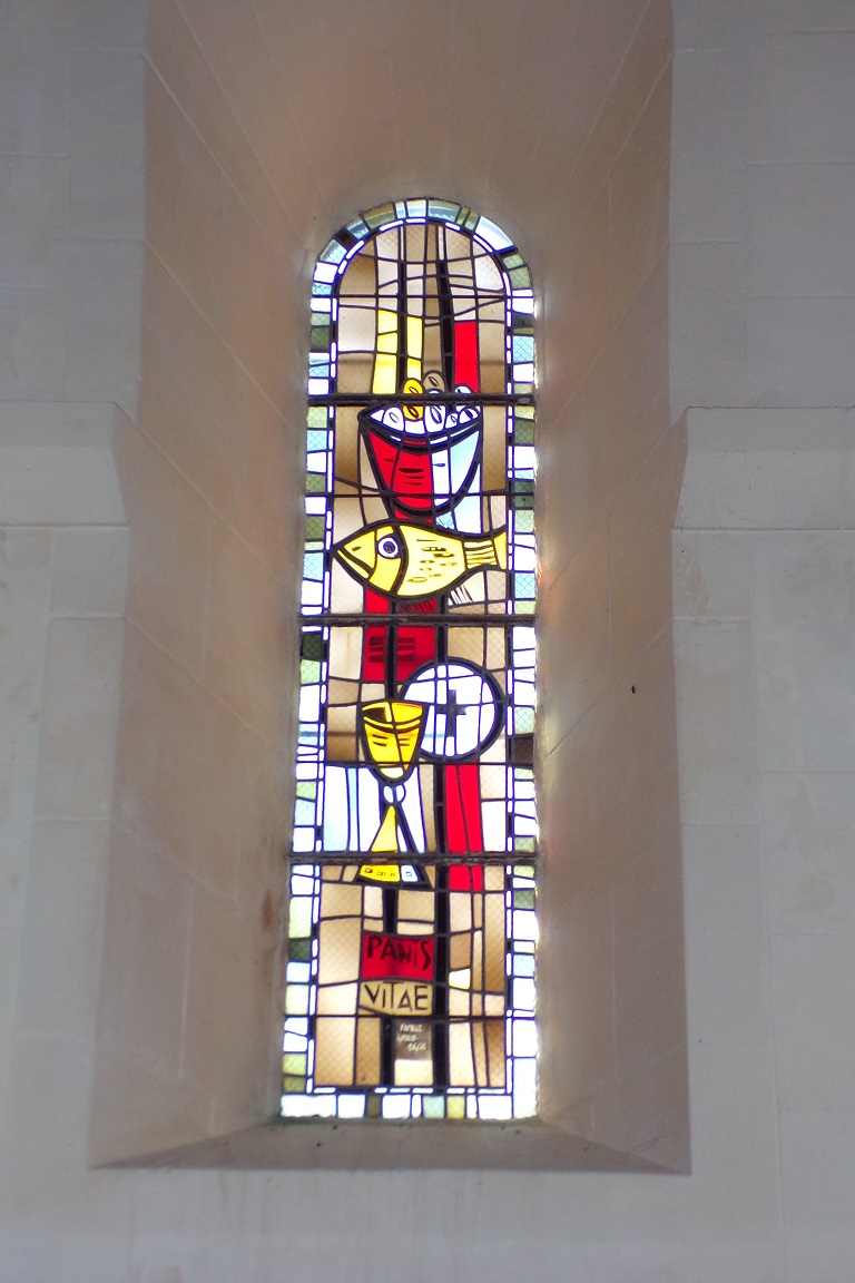 Saint-Sulpice de Cognac - L'église Saint Sulpice - Le vitrail 'PANIS VITAE' (12 avril 2017)
