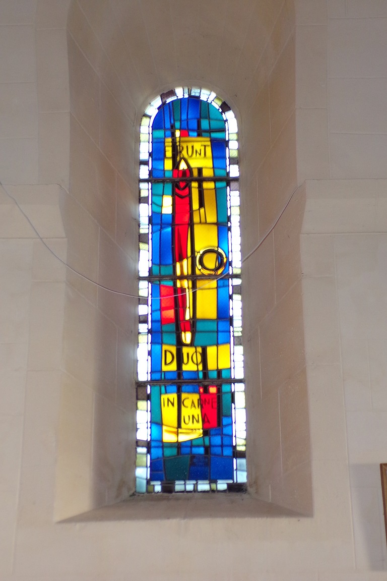 Saint-Sulpice de Cognac - L'église Saint Sulpice - Le vitrail 'ERUNT DUO IN CARNE UNA' (12 avril 2017)