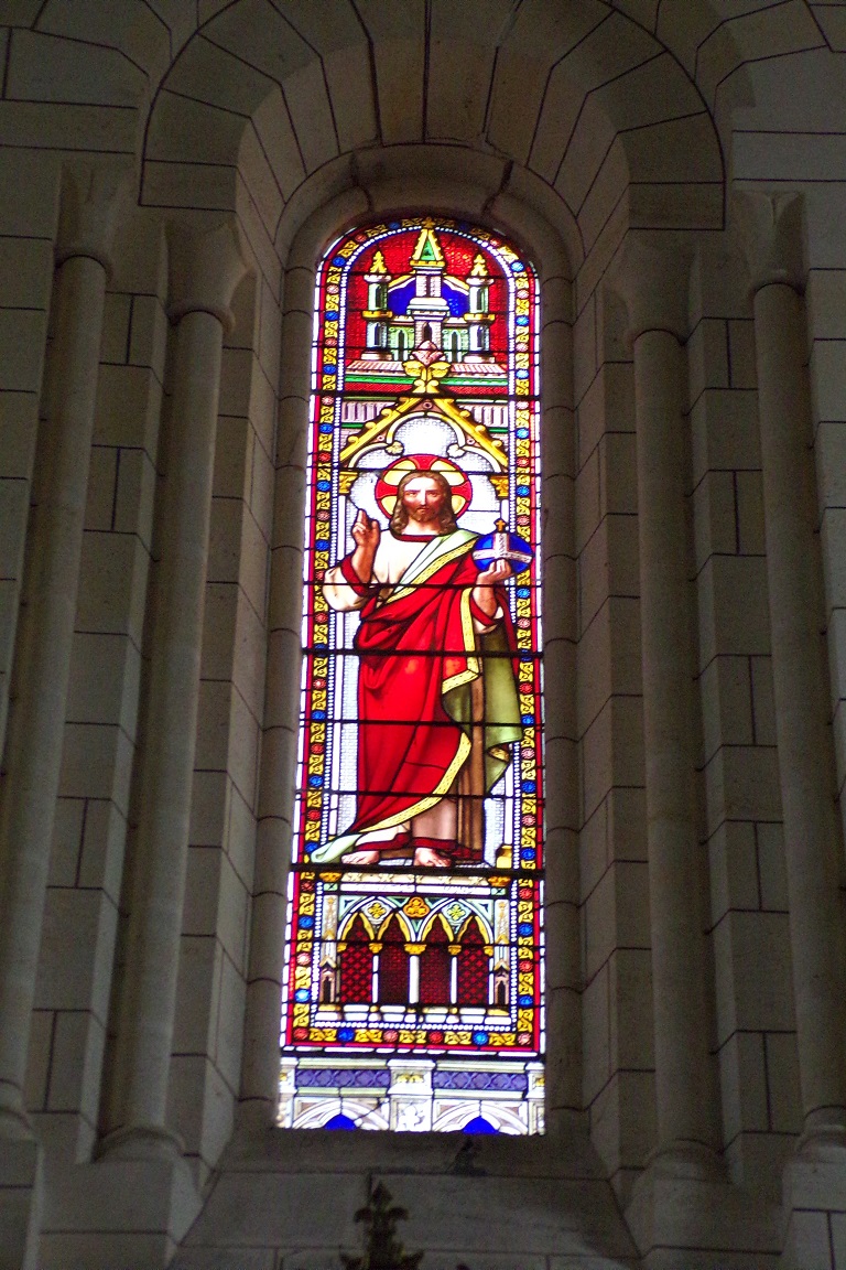 Bouteville - L'église Saint-Paul - Un vitrail (21 mars 2017)