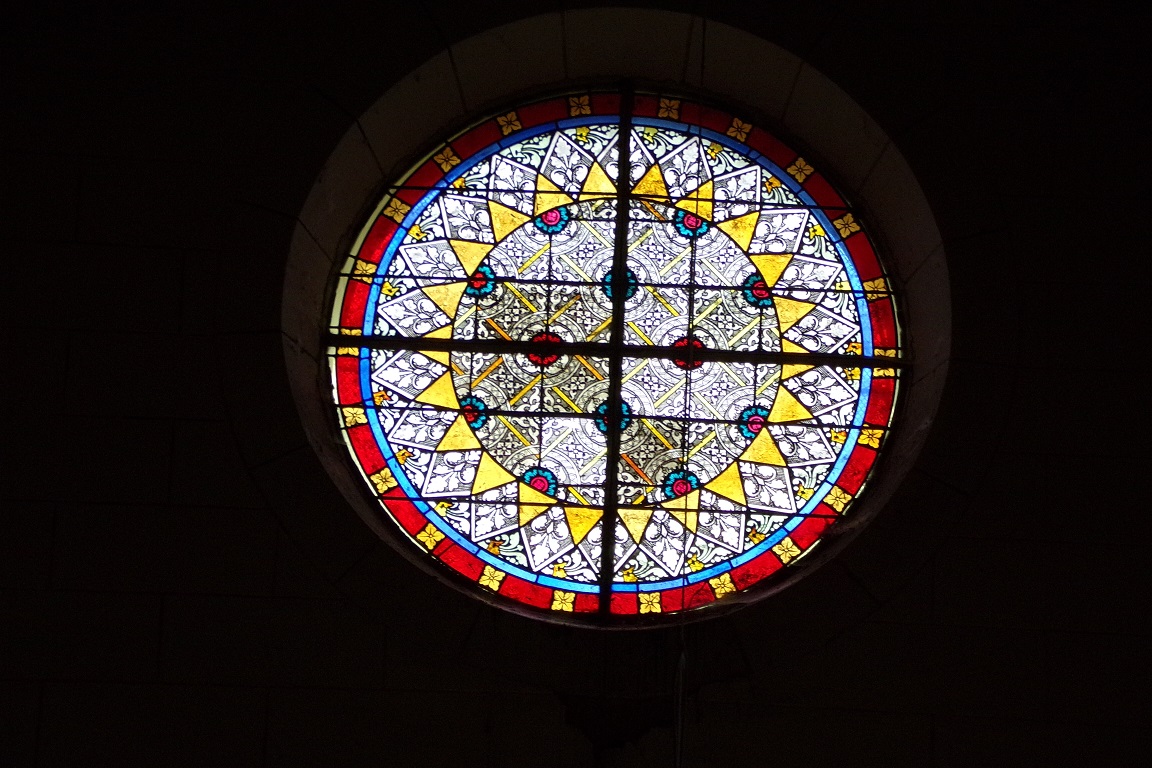 Bouteville - L'église Saint-Paul - Un vitrail (21 mars 2017)