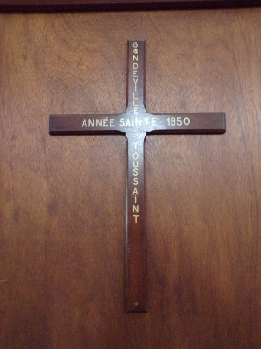 Gondeville - L'église Notre-Dame - La croix 'Année Sainte 1950' (21 septembre 2019)