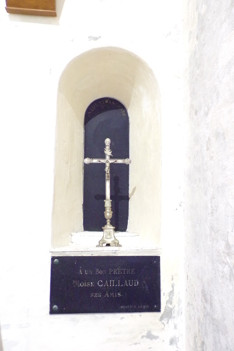 Sonnac - L'église Saint-Etienne - 'A un bon prêtre Moïse Caillaud ses amis' (2 janvier 2018)