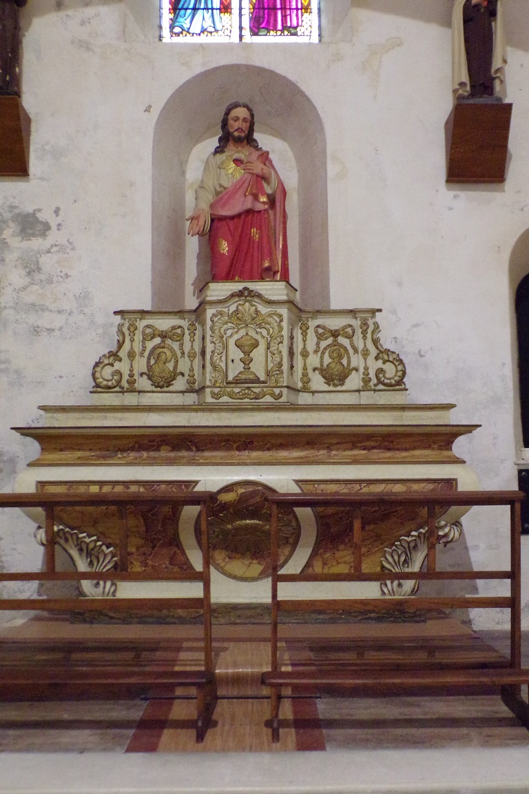 Sonnac - L'église Saint-Etienne - L'autel (2 janvier 2018)