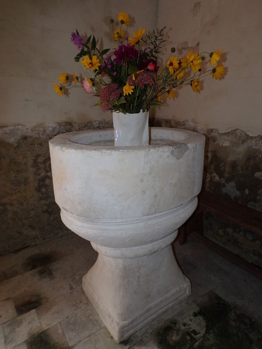 Ambleville - L'église Saint-Pierre - Les Fonts Baptimaux (21 septembre 2019)