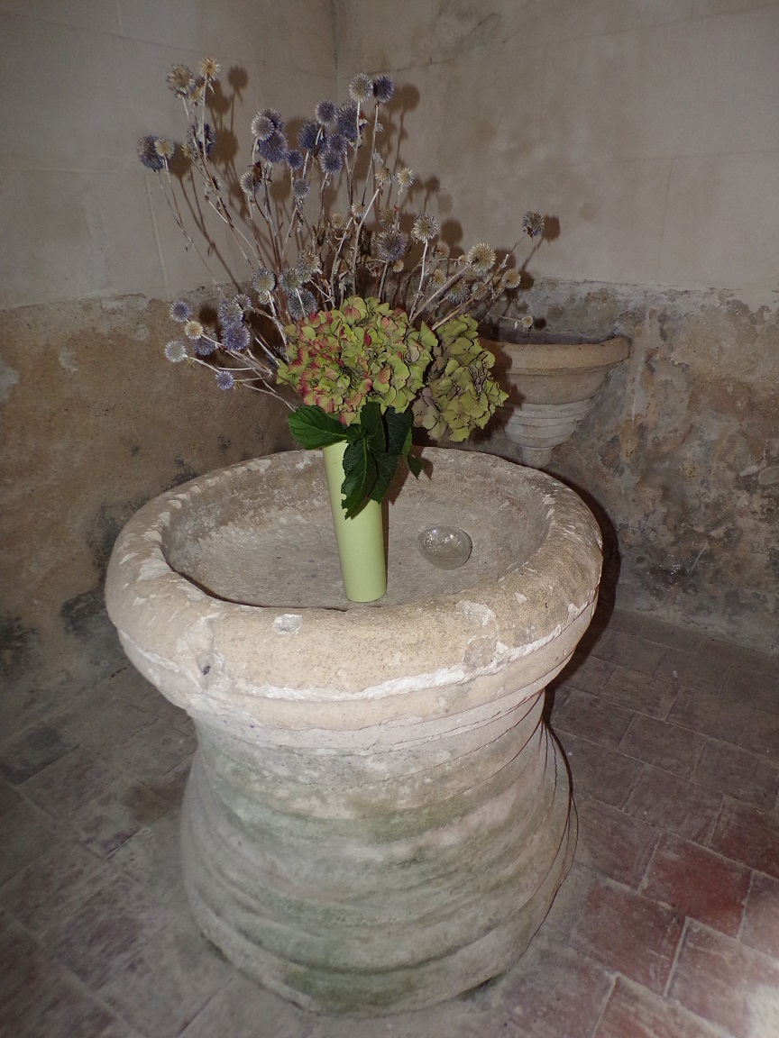 Ambleville - L'église Saint-Pierre - Les Fonts Baptimaux (21 septembre 2019)