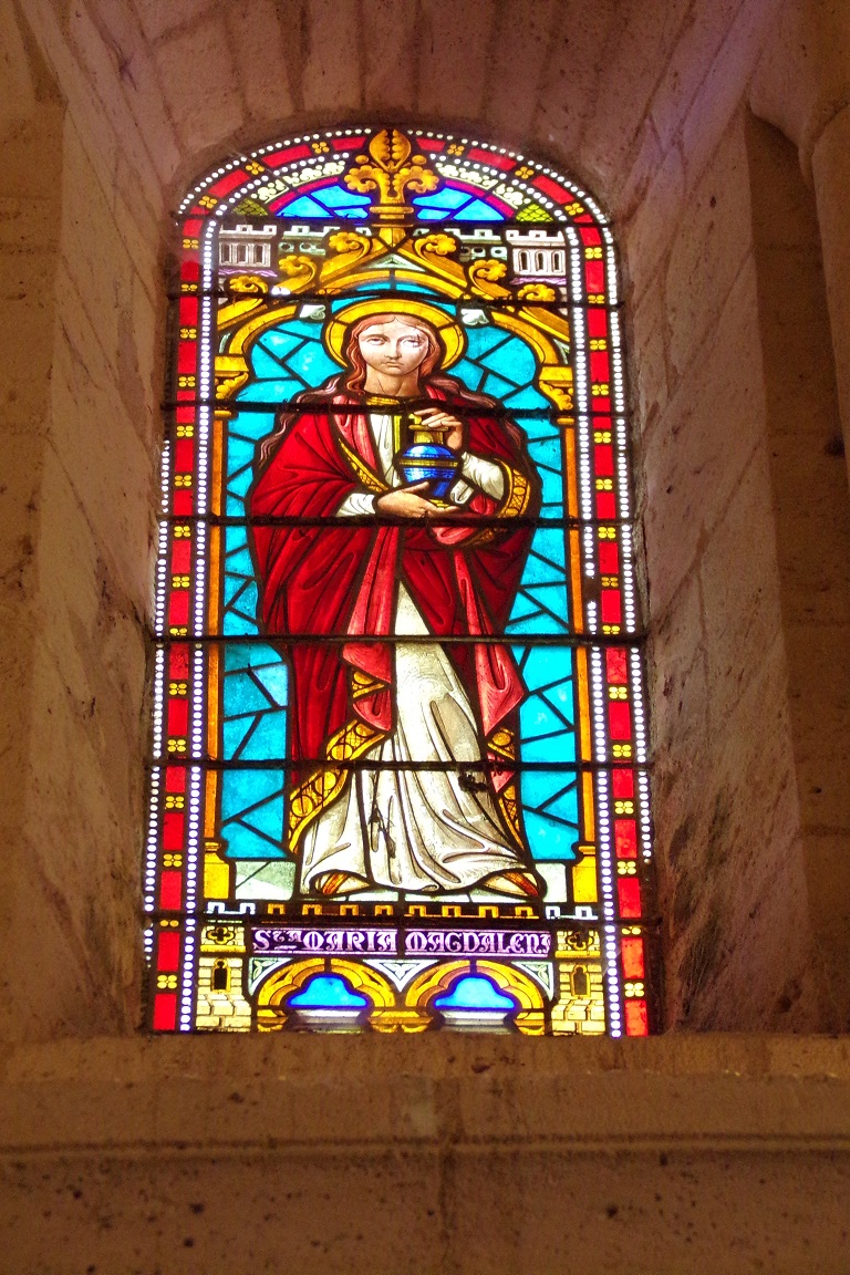 Gensac-la-Pallue – L’église Saint-Martin – Le vitrail ‘Marie de Magdala’ (8 août 2017)