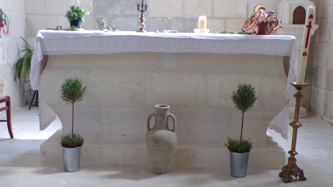 Gimeux - L'église Saint-Germain - L'autel (5 avril 2018)