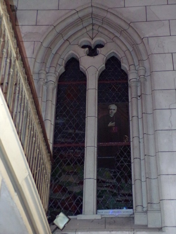 Javrezac - L'église Saint-Pierre - Un vitrail (5 mars 2019)