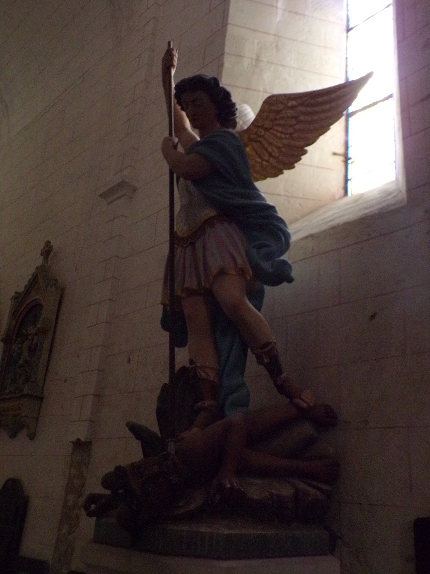 Juillac-le-Coq - L'église Saint-Martin - L'Archange Saint-Michel (18 septembre 2016)