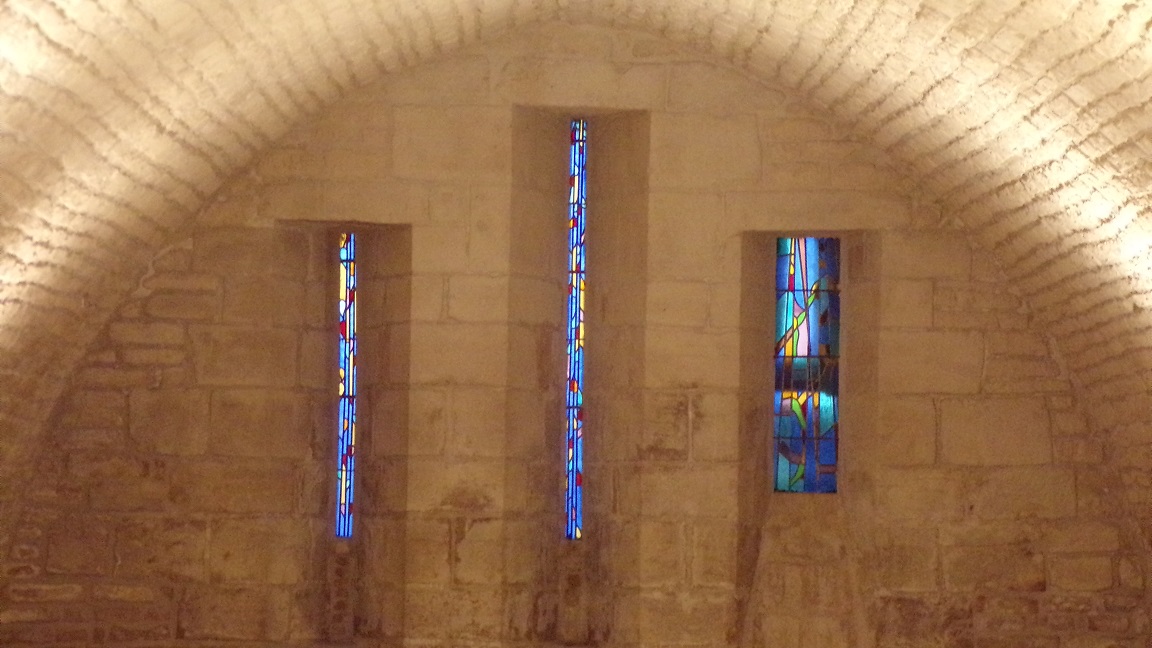 Nercillac - L'église Saint-Germain - Vitrail dans le presbytère (10 avril 2018)