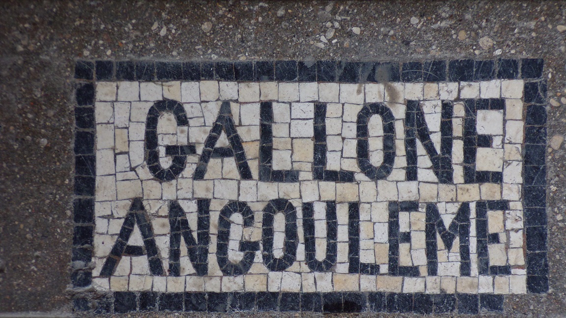 Nercillac - L'église Saint-Germain - Inscription sur le sol 'Gallone Angouleme' (10 avril 2018)