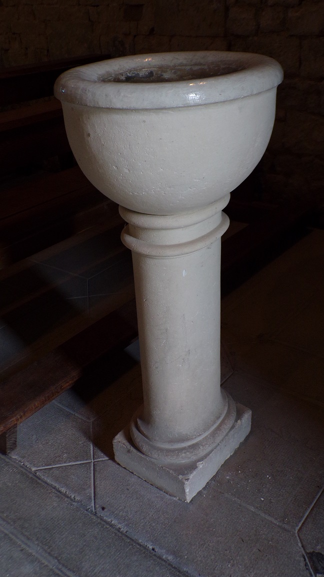 Réparsac - L'église Saint-Pierre - Le bénitier (10 avril 2018)