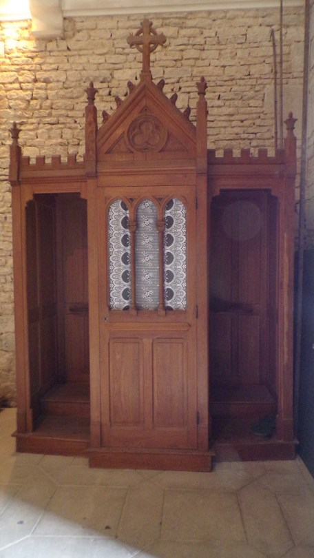 Réparsac - L'église Saint-Pierre - Le confessionnal (10 avril 2018)
