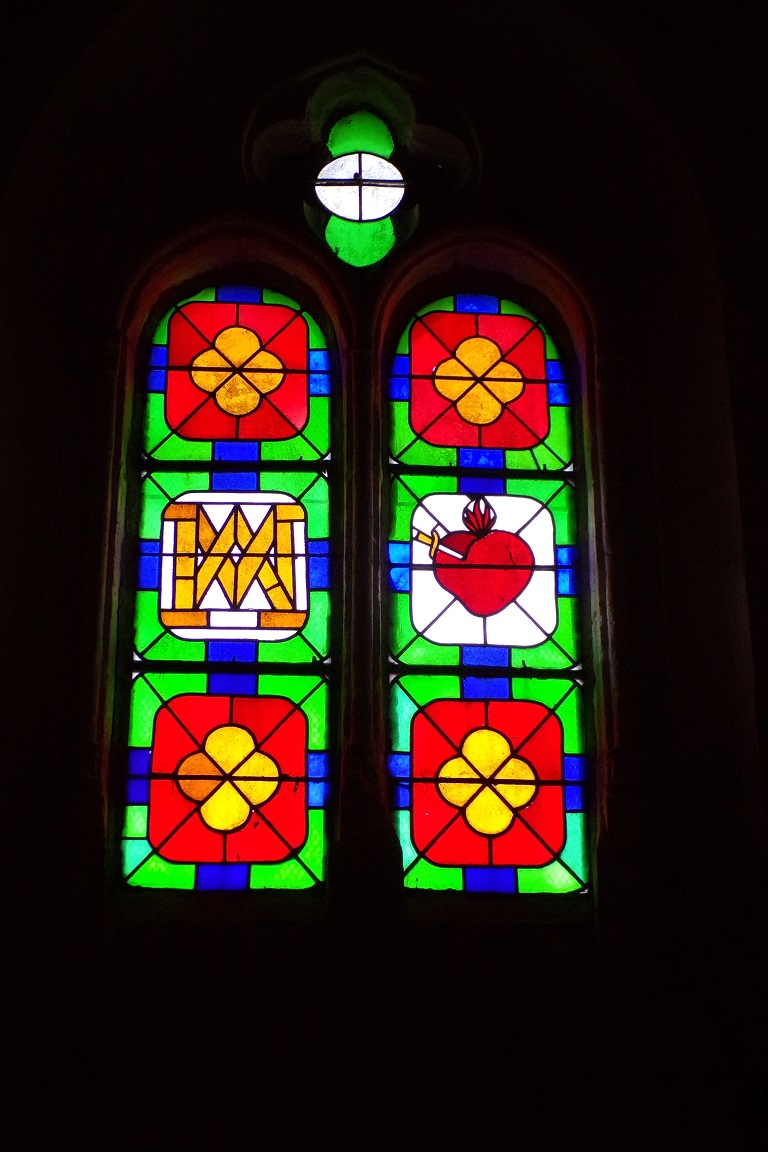 Lignières-Sonneville - L'église Notre-Dame - Un vitrail (1 novembre 2017)