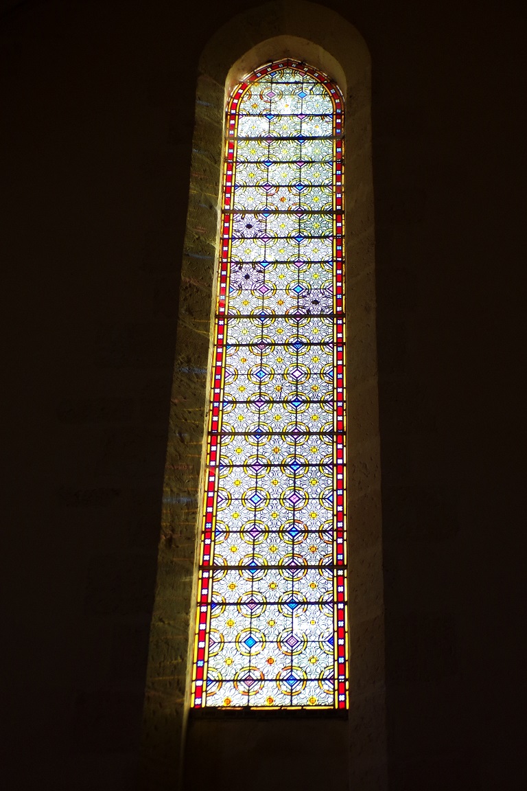 Lignières-Sonneville - L'église Notre-Dame - Un vitrail (1 novembre 2017)