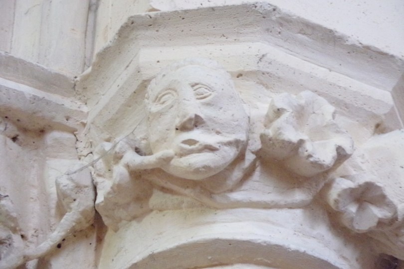 Lignières-Sonneville - L'église Notre-Dame - Un modillon (1 novembre 2017)