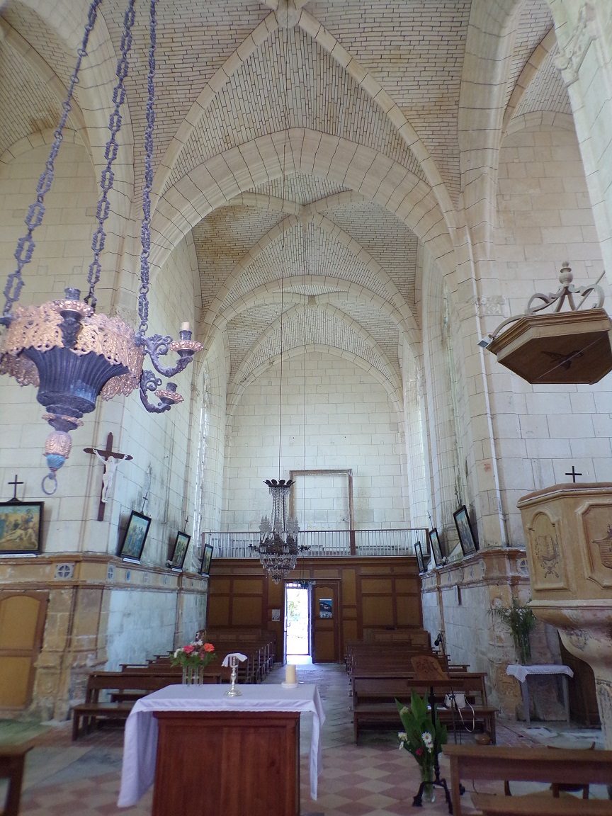 Lonzac - L'église Notre-Dame - Vue de l'autel (8 juillet 2018)