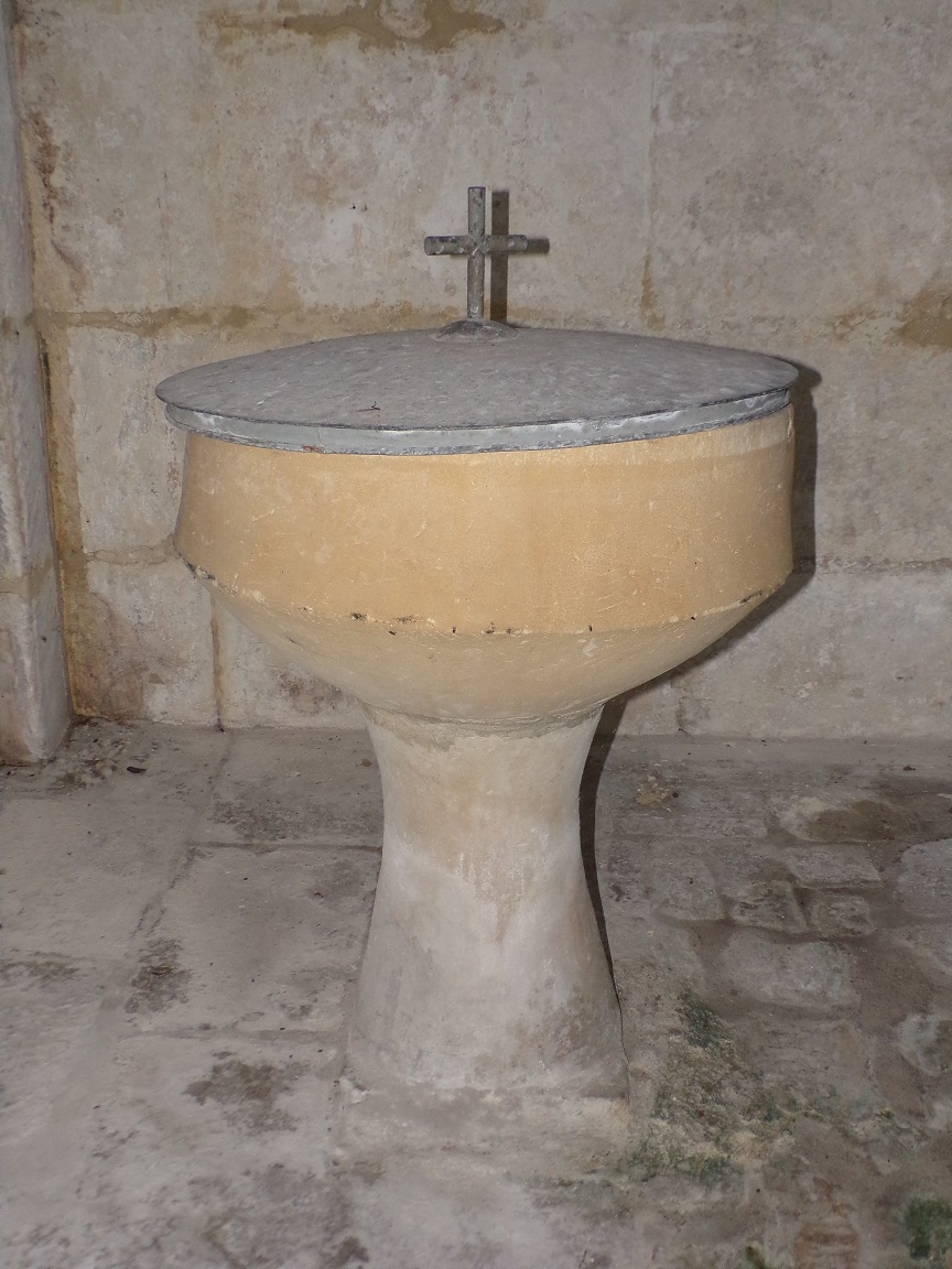 Lonzac - L'église Notre-Dame - Fonts baptismaux (8 juillet 2018)