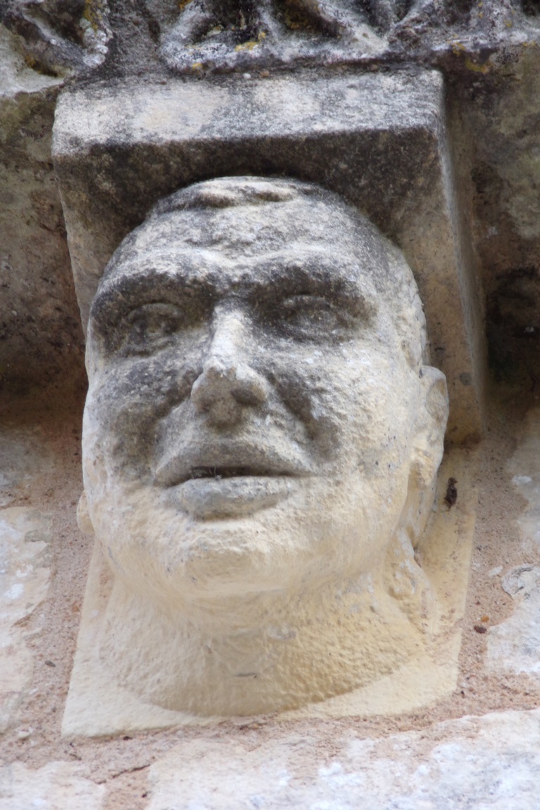 Saint-André - L'église Saint-André - Un modillon (21 novembre 2017)