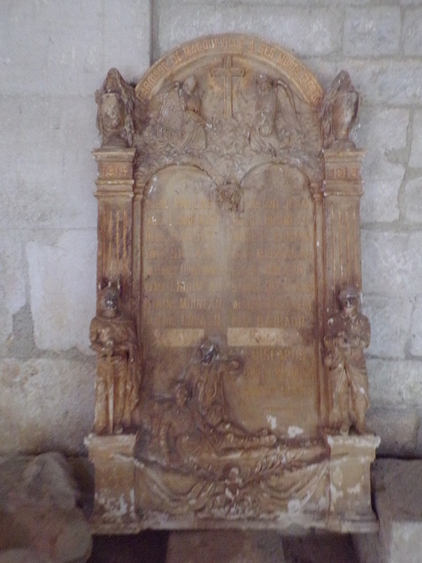 Macqueville - L'église Saint-Etienne - Plaque commémorative aux morts de 14-18 (19 juillet 2020)