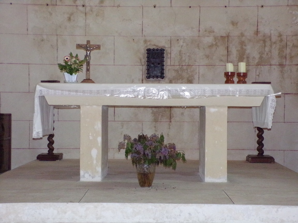 Mainxe - L'église Saint-Maurice - L'autel (17 juin 2019)