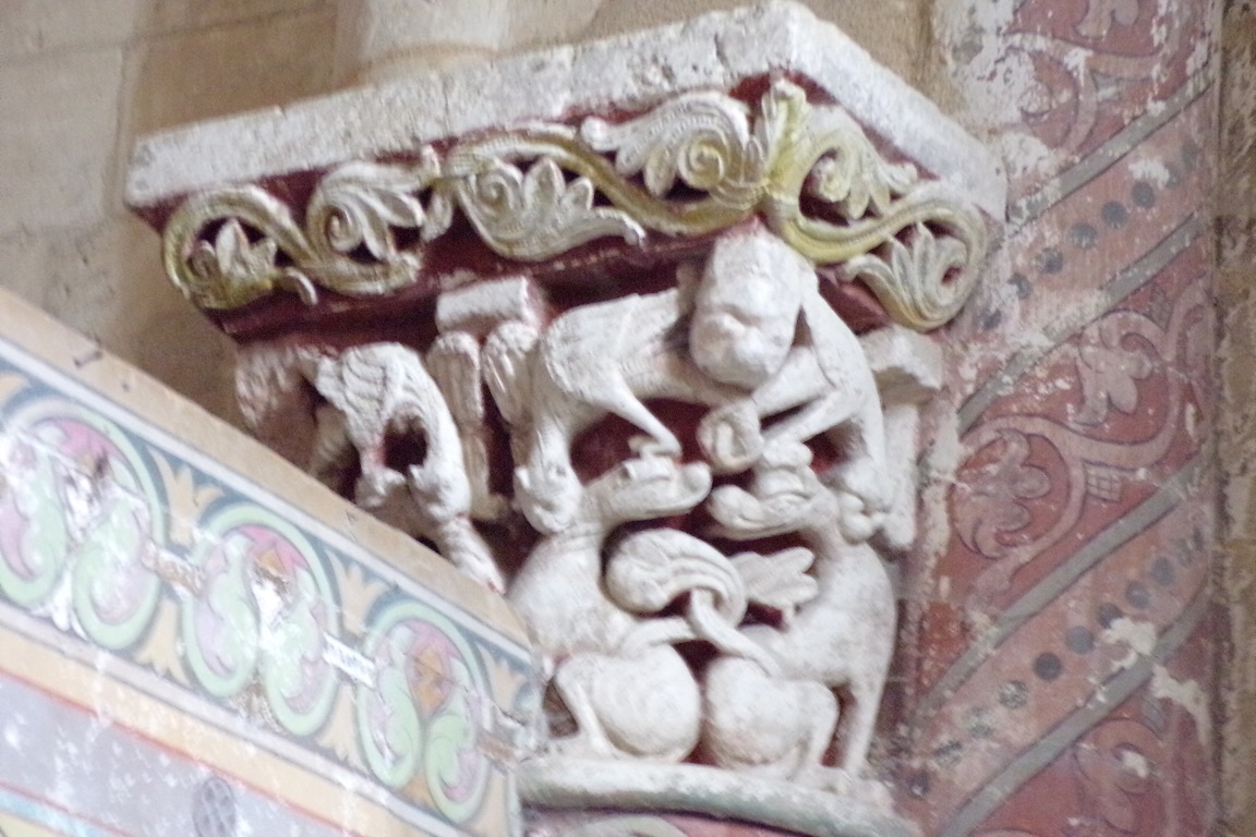 Matha - L'église Saint-Hérie - Un modillon (21 juillet 2017)