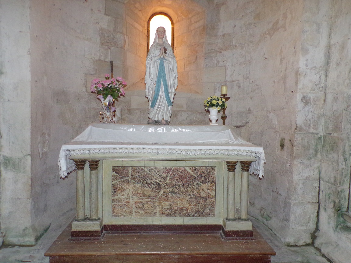 Matha - L'église Saint-Pierre de Marestay - La chapelle 'Notre Dame de Lourdes' (13 août 2018)