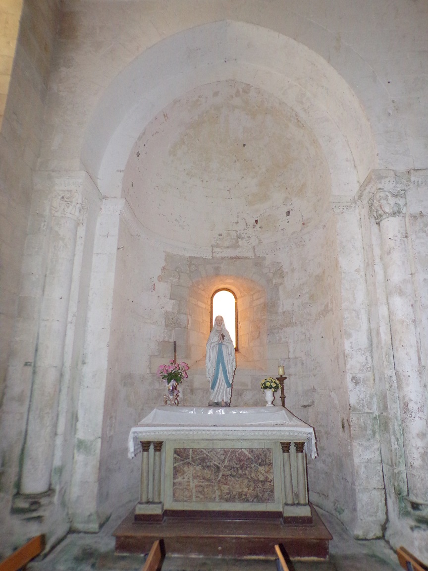 Matha - L'église Saint-Pierre de Marestay - La chapelle 'Notre Dame de Lourdes' (13 août 2018)