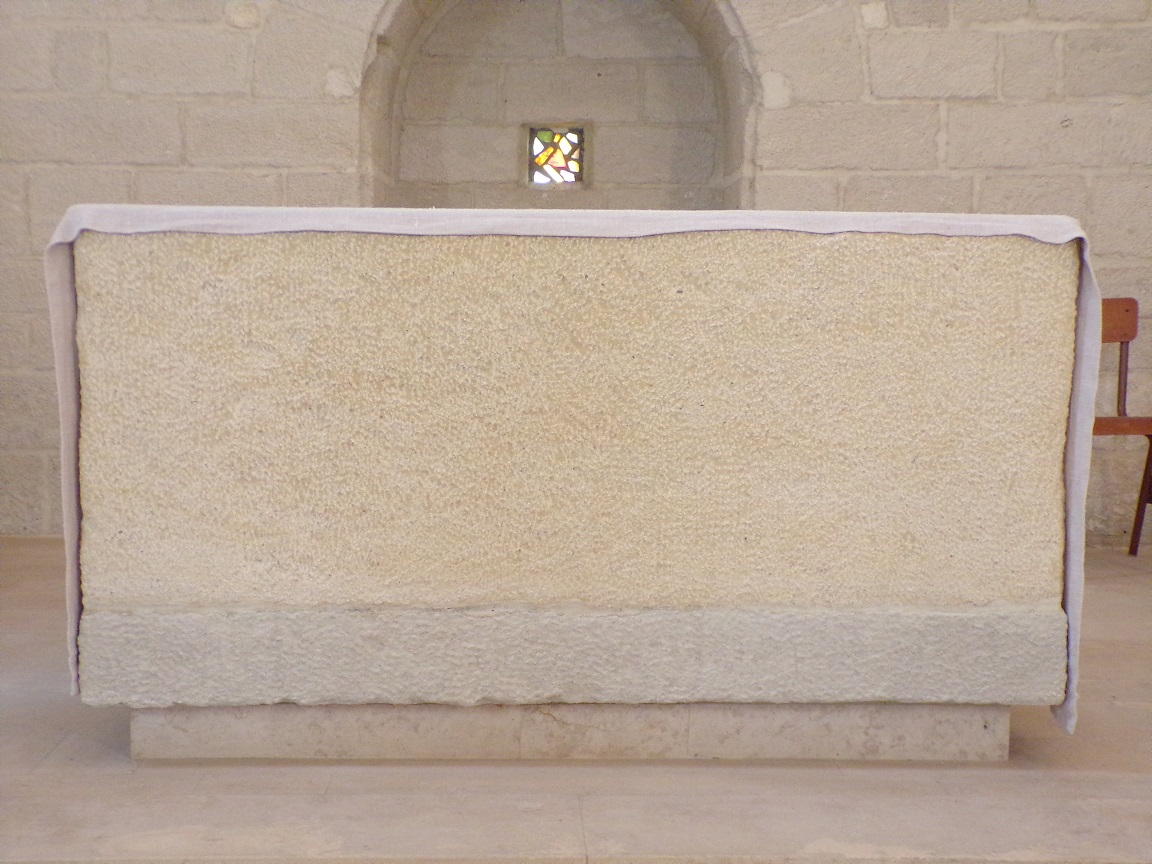 Merpins - L'église Saint-Rémy - L'autel (28 mai 2018)