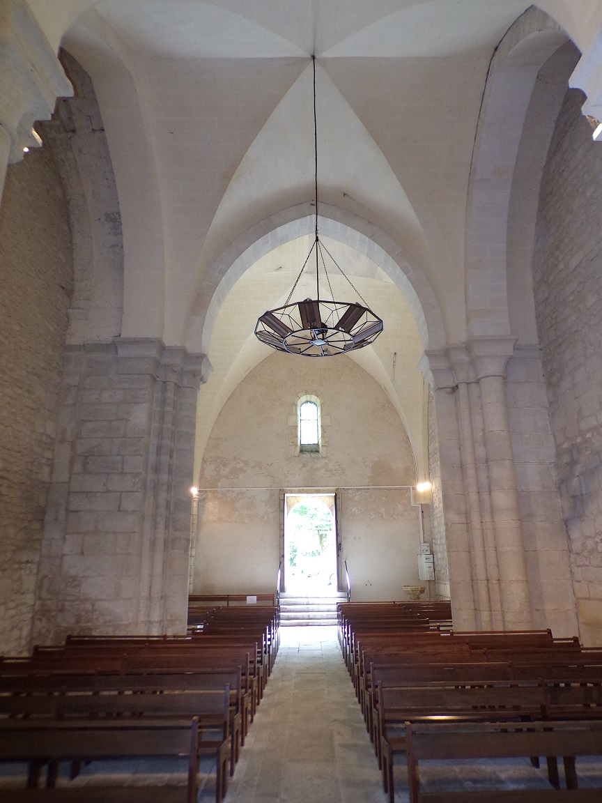 Merpins - L'église Saint-Rémy - Vue de l'autel (28 mai 2018)
