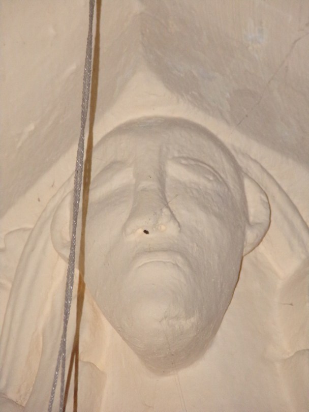 Mesnac - L'église Saint-Pierre - Un modillon (16 septembre 2018)