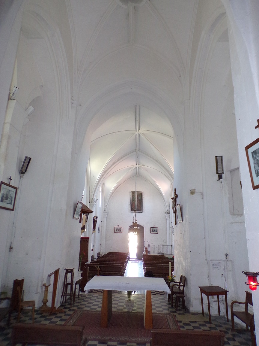 Montils - L'église Saint-Sulpice - Vue de l'autel (25 juin 2018)