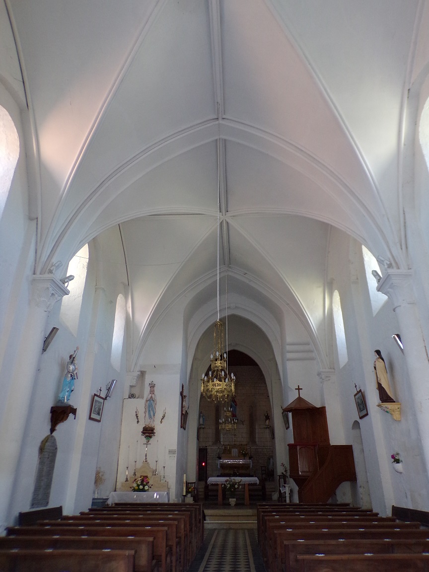 Montils - L'église Saint-Sulpice - Vue de l'entrée (25 juin 2018)